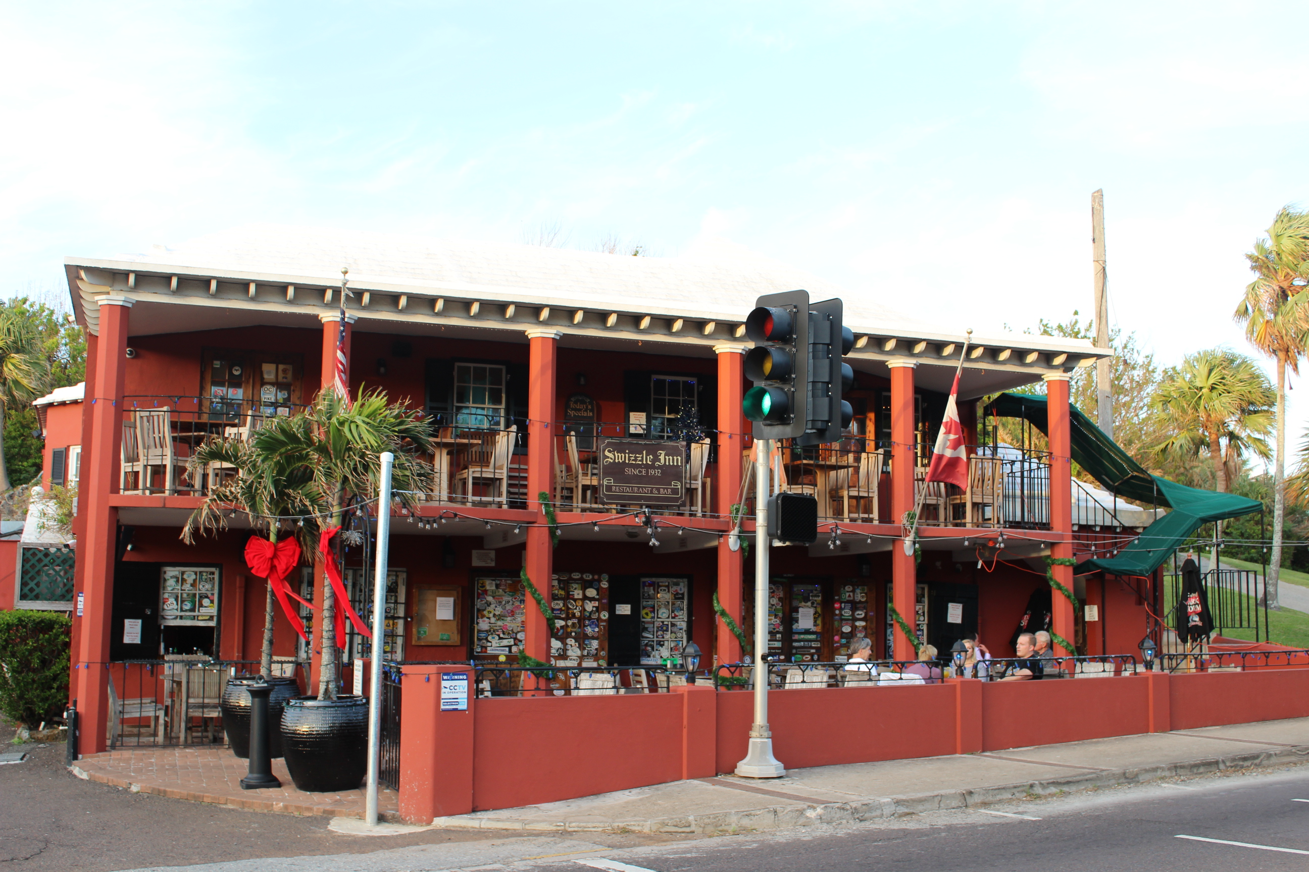 swizzle inn restaurant bermuda